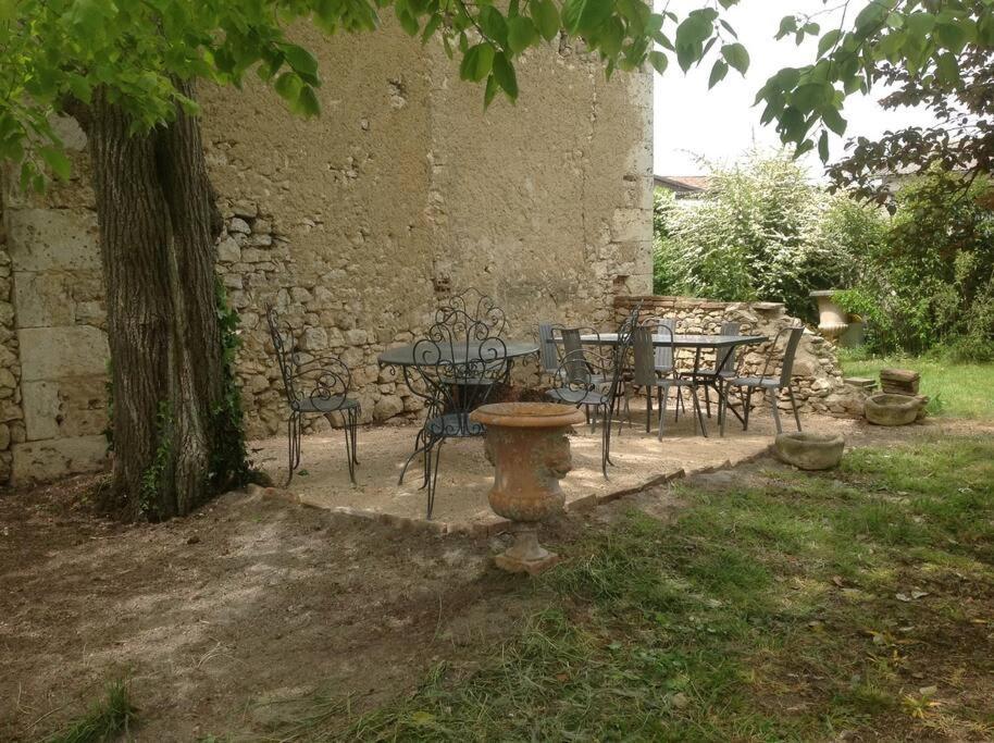 Ancien Presbytere Au Coeur Du Village Mauvezin  Luaran gambar
