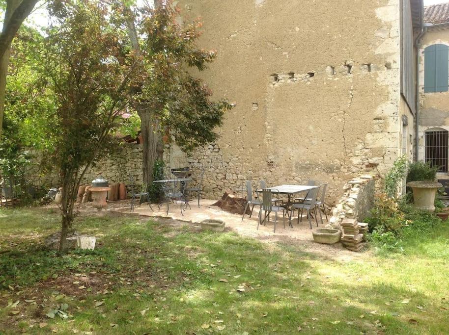 Ancien Presbytere Au Coeur Du Village Mauvezin  Luaran gambar