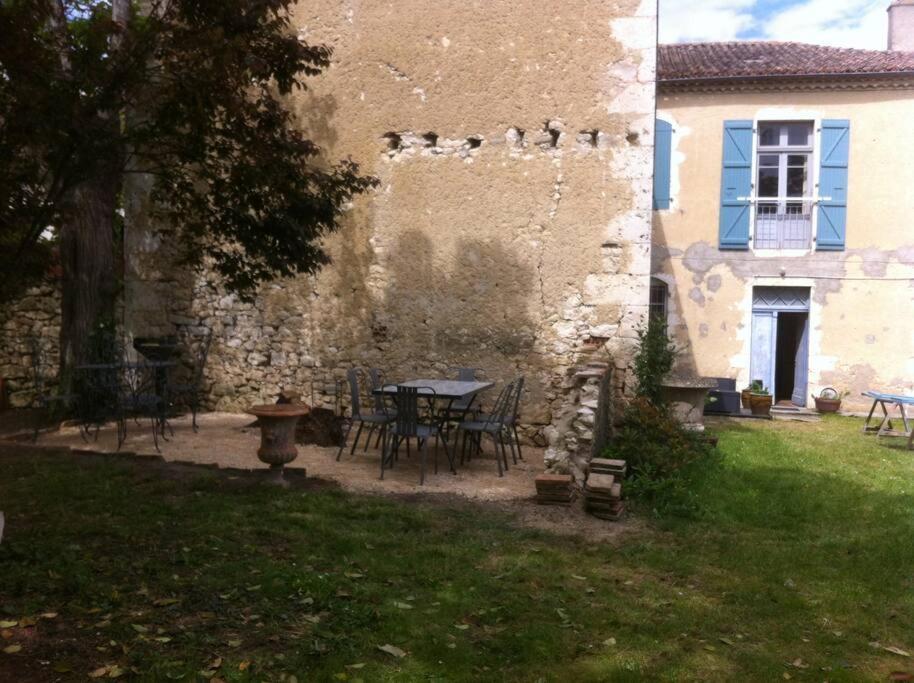 Ancien Presbytere Au Coeur Du Village Mauvezin  Luaran gambar